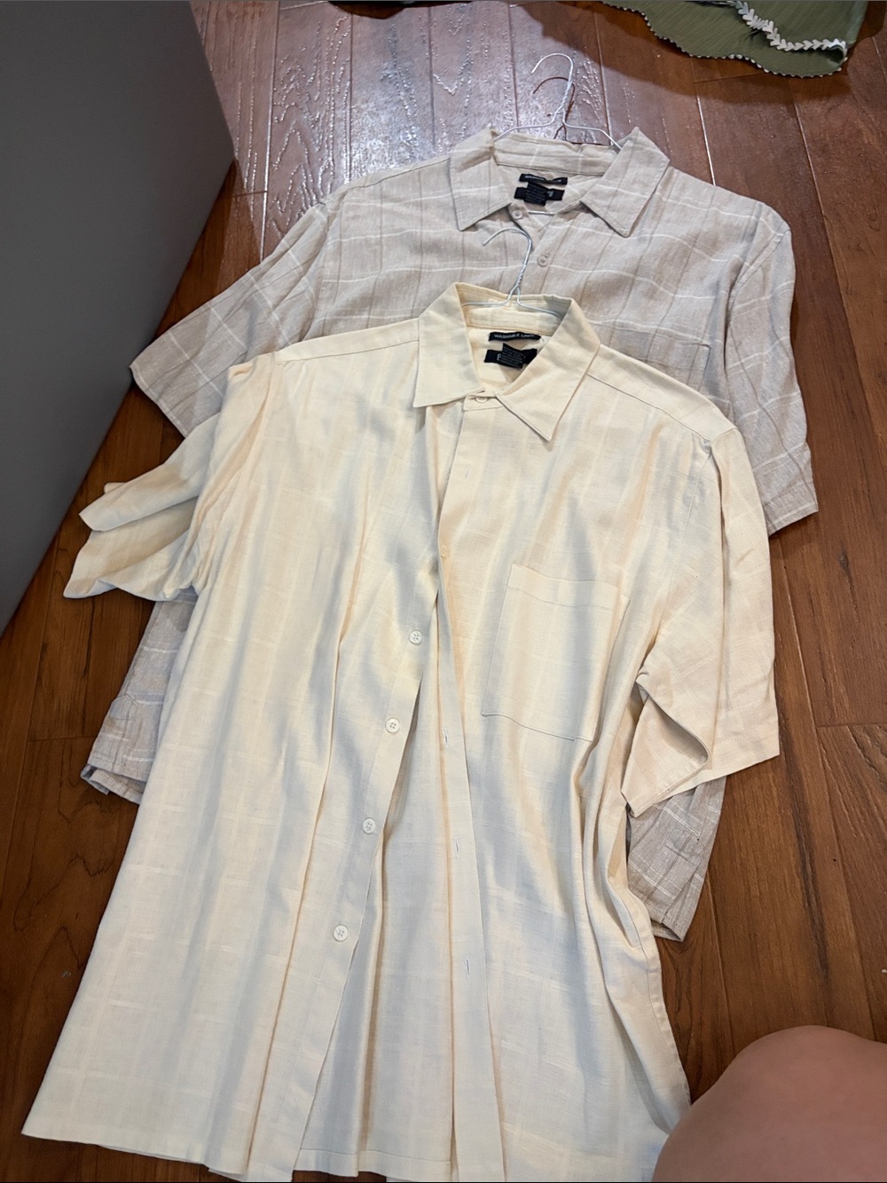 Two Men's linen  Short-Sleeve Button-Up Shirt - Cream